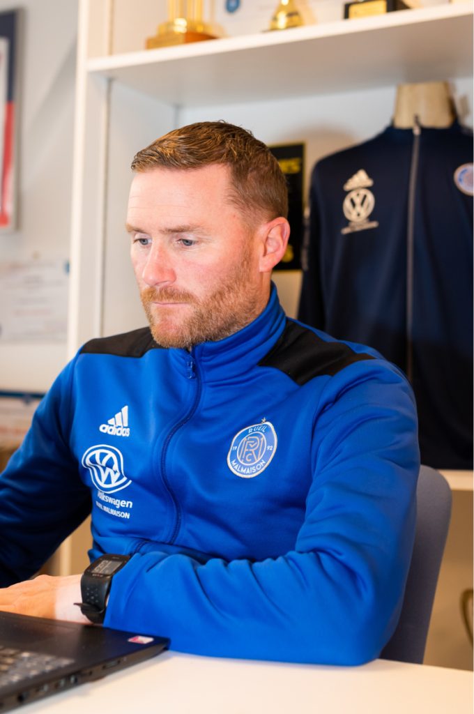 Photo de Julien Potier, Directeur Technique du FC Rueil-Malmaison, plus grand club de foot amateur en France et client SportEasy Club